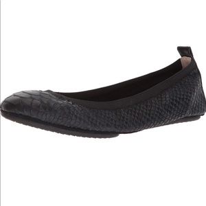 Yosi Samra black flat 7